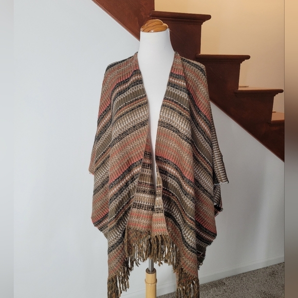 Free People Fringed Boho Ruana Shawl Open Front One Size - Picture 2 of 5